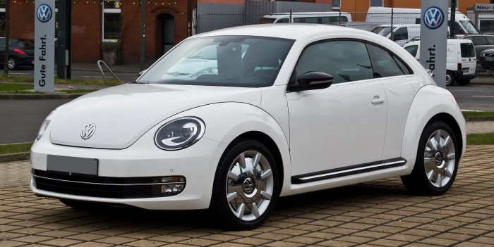 VW_Beetle_1.4_TSI_Sport_–_Frontansicht,_3._März_2013,_Düsseldorf